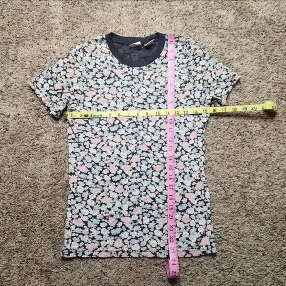 Levi’s Grey Pink White Colored Floral T-Shirt - Picture 8 of 8